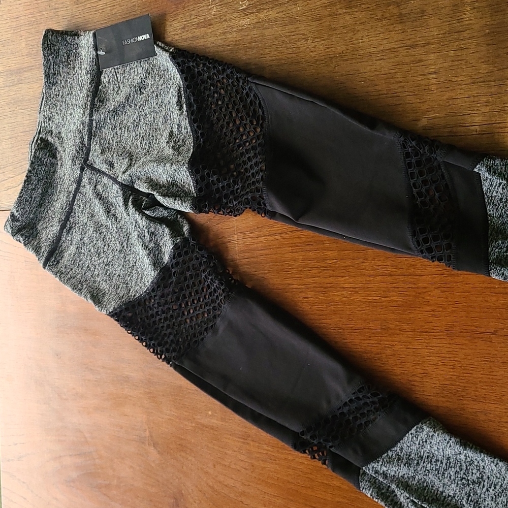 NWT Fashion nova leggins sz small